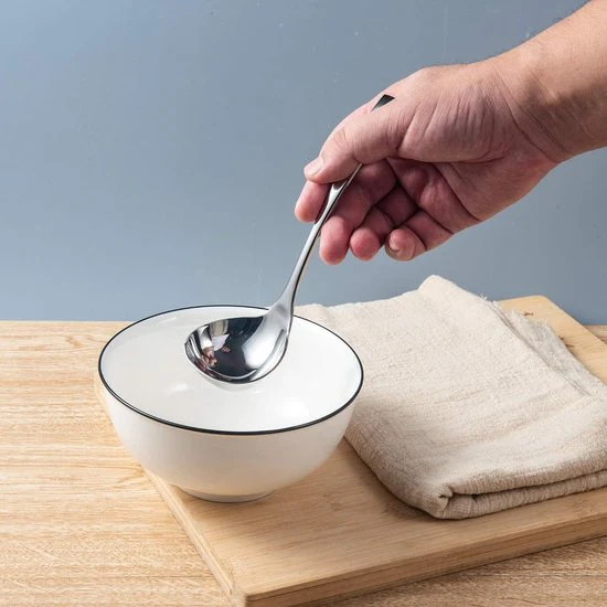 Roestvrijstalen soeplepel en pollepelset met brede handgrepen en schuine mond - hoogwaardig keukengerei voor veelzijdig gebruik en stijlvol koken - Afbeelding 3